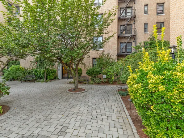 148-09 Northern Boulevard image 10 of 12