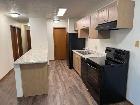 Page Meadows, 925 Page Dr S #306, Fargo, ND 58103