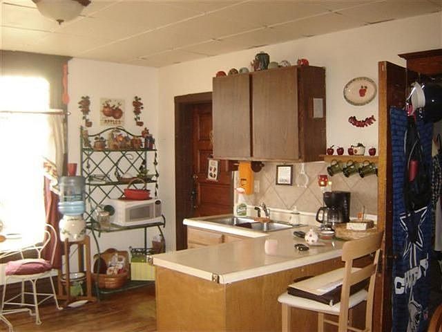 2nd image of 324 E Main St