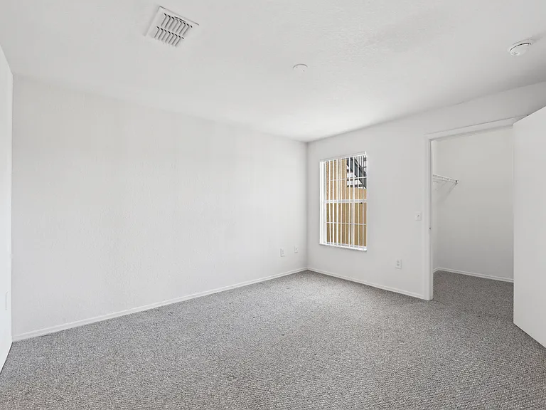 Sand Lake Pointe Apartments — Photo 18