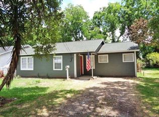 511 Cobb St, Clute, TX 77531