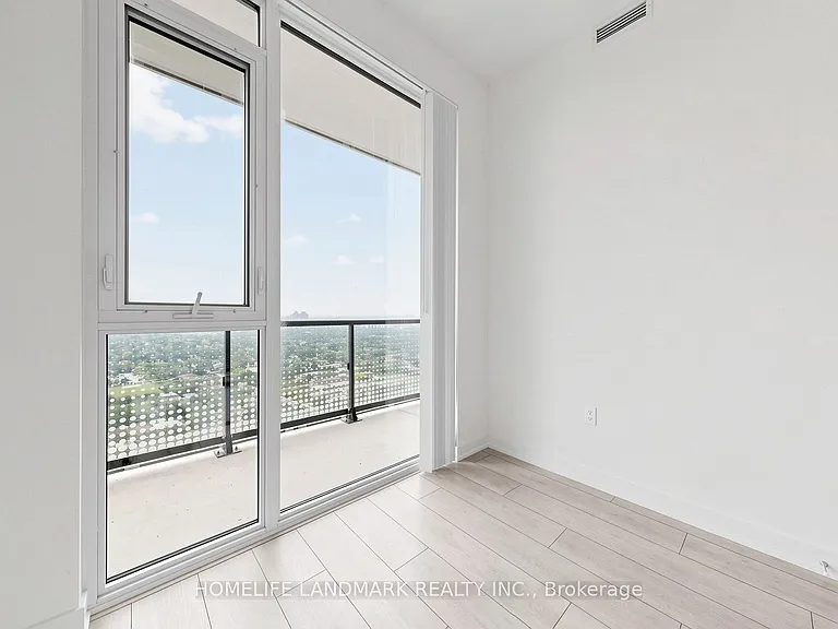 5858 Yonge St #LPH25 — Photo 15