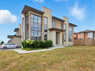 108 Vanier St, Whitby, ON L1R0N3