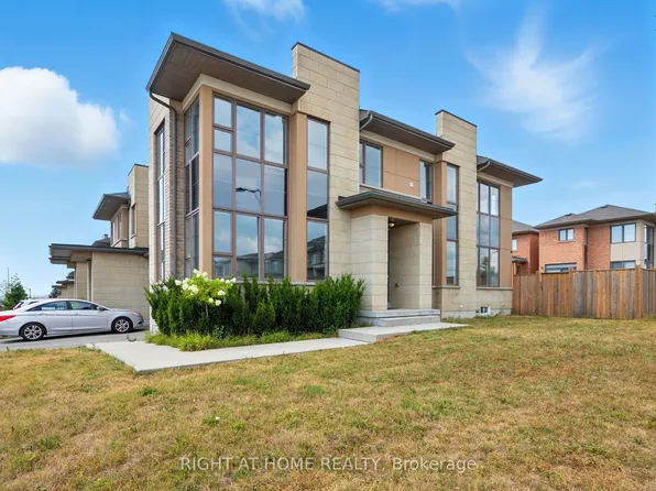 108 Vanier St, Whitby, ON L1R 0N3