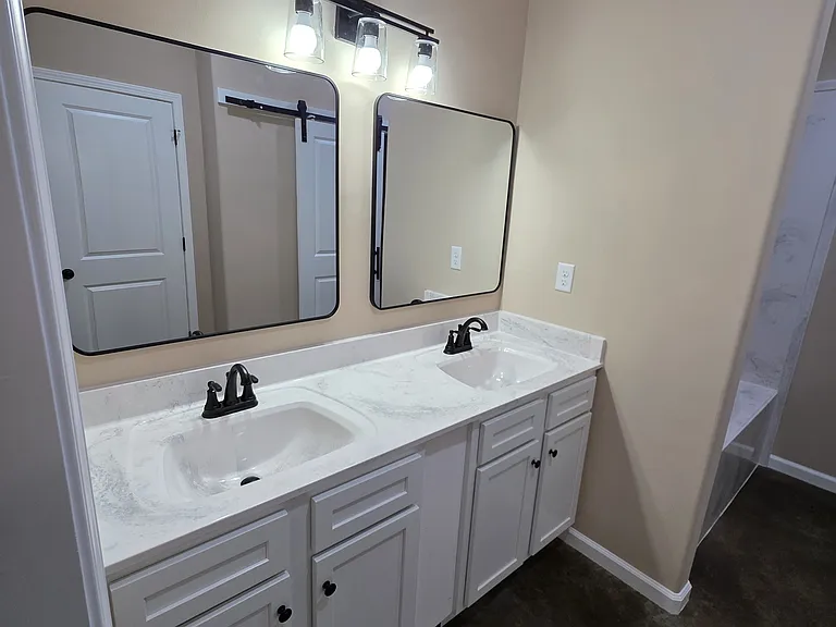 404 Camille St — Photo 17