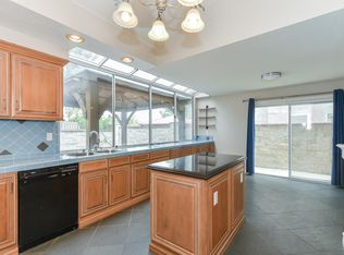 2825 Amber Dr, Corona, CA 92882