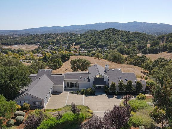 3rd image of 37 Nunes Drive