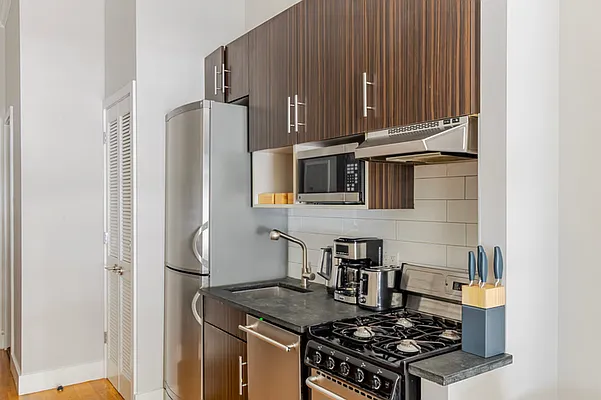 Rented by Tahari Realty LLC | media 62