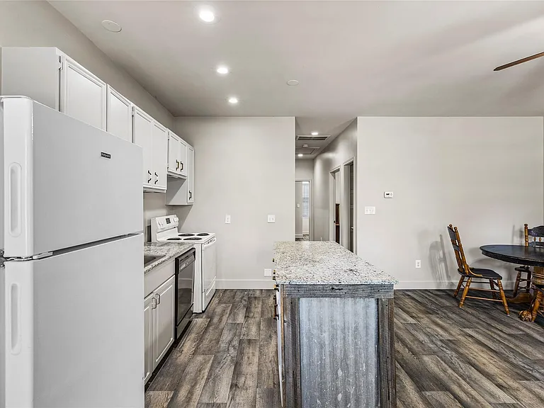 10423 Deer Lake Lodge Rd #B — Photo 8