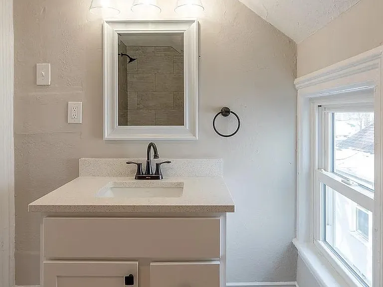 605 Pettibone Ave NW #2 — Photo 4