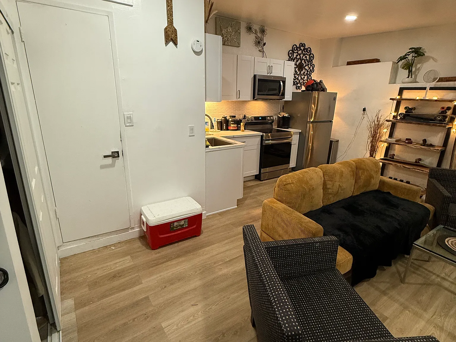Studio, 600 sqft, $2,195 — Photo 2