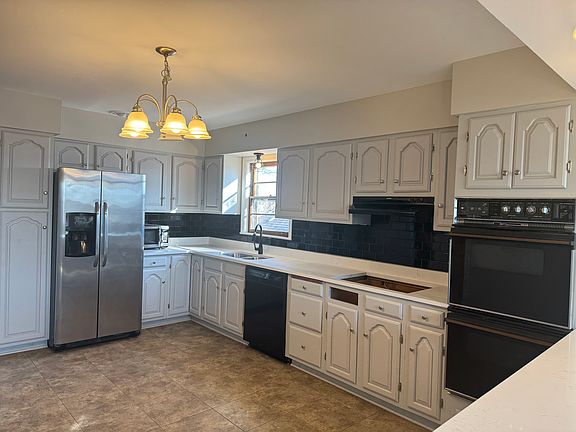 2nd image of 5626 N Luna Ave #3