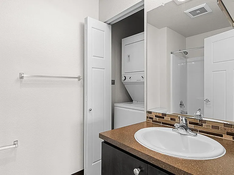 Element 170 Apartments — Photo 34