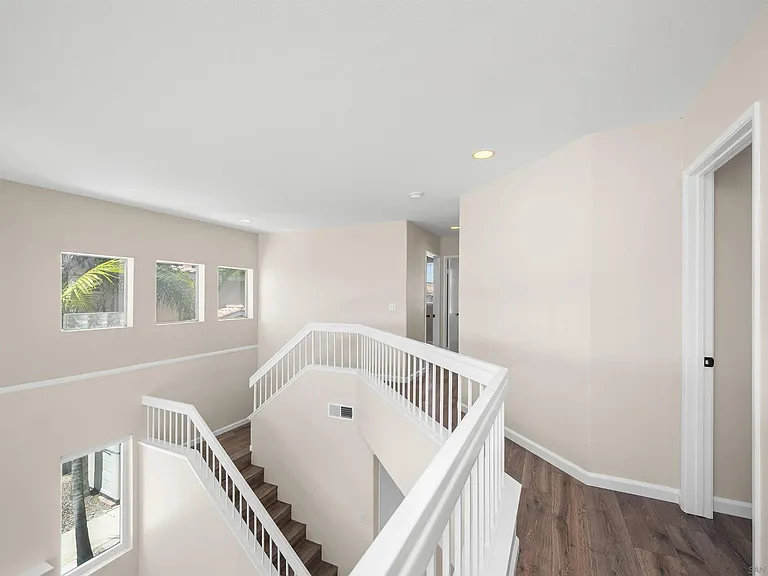 724 Cardona Ave — Photo 13