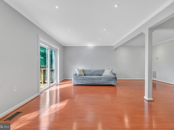 5th image of 7826 Mount Woodley Pl