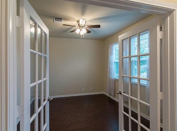 4th image of 914 Lost Pines Ln