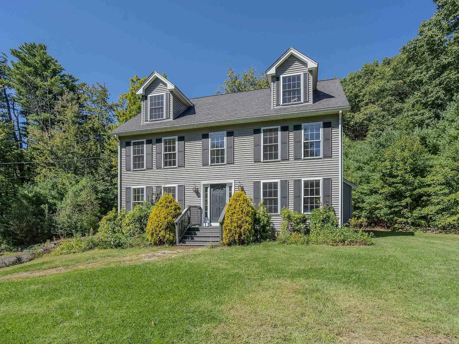 3 bed, 2.5 bath, 1976 sqft, $3,700 — Photo 2
