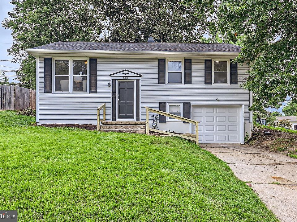 1st image of 601 Mulberry Ln