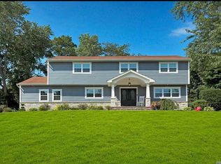 3 Randi Ct, Melville, NY 11747