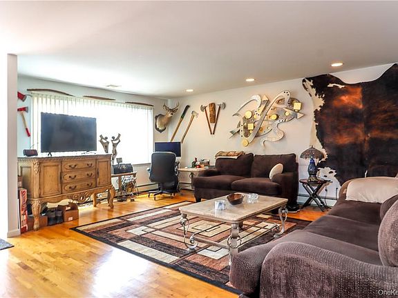 2nd image of 1078 Midland Avenue