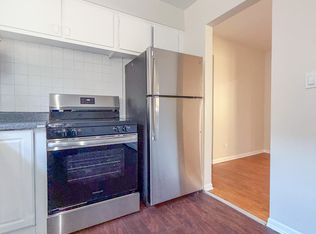 9021 Lamon Ave #1W, Skokie, IL 60077