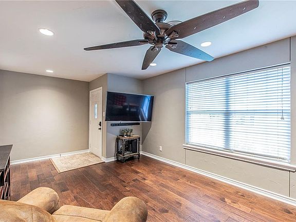 4th image of 404 Beauty Ln