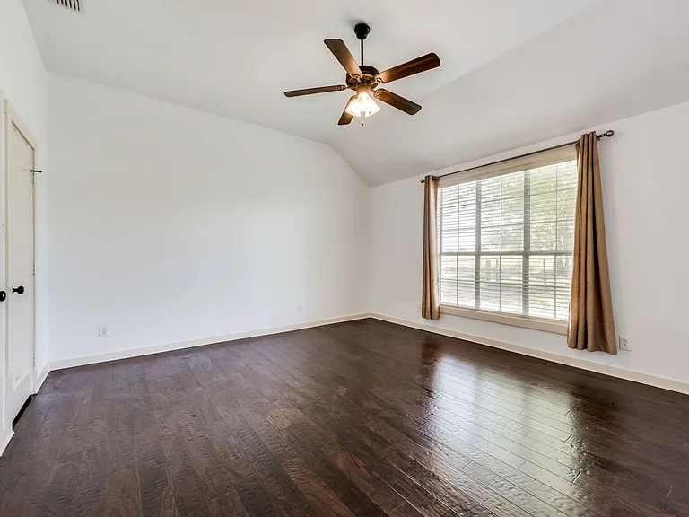 5893 FM 1827 — Photo 20