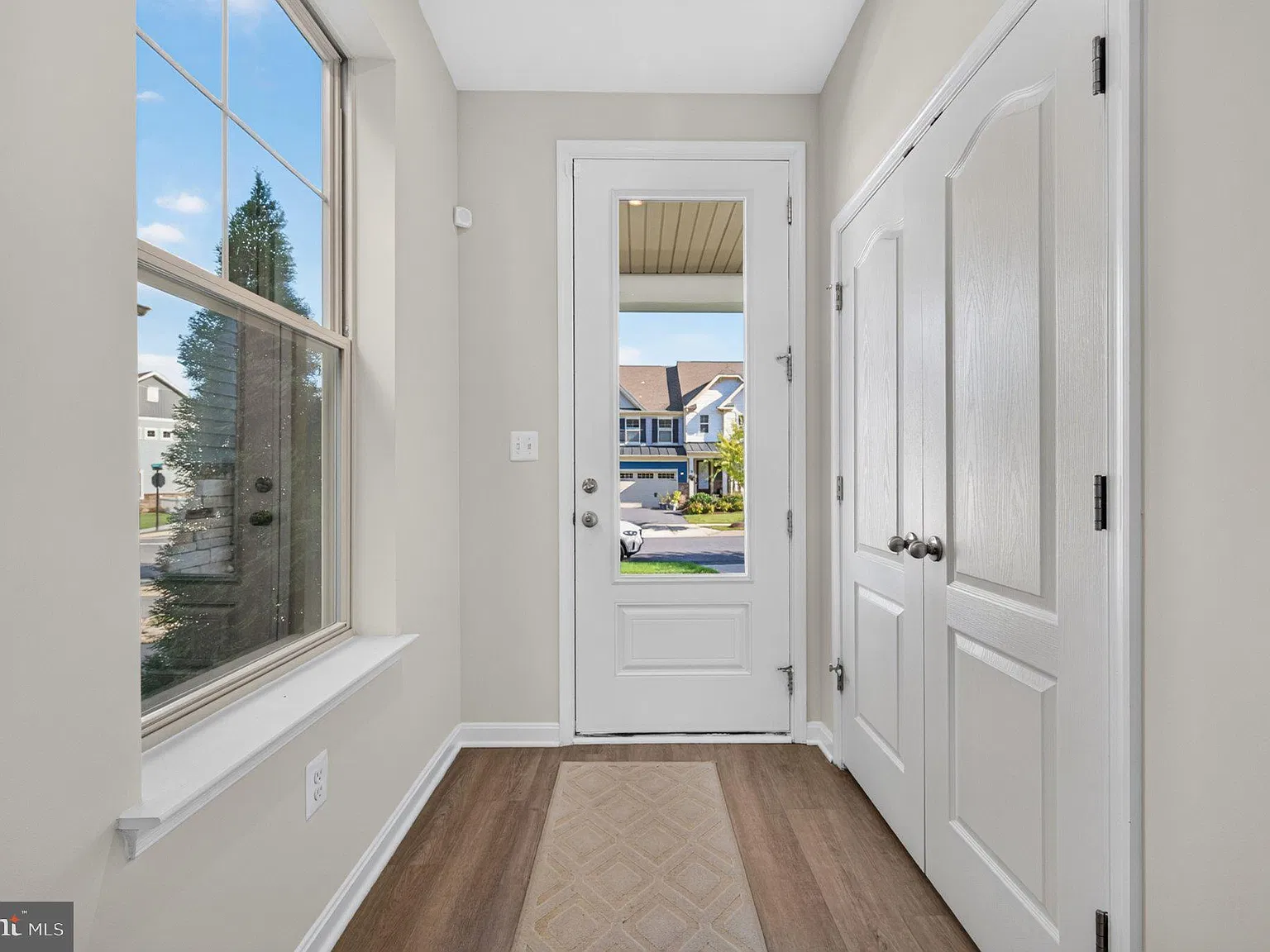 4 bed, 3.5 bath, 2876 sqft, $3,450 — Photo 4