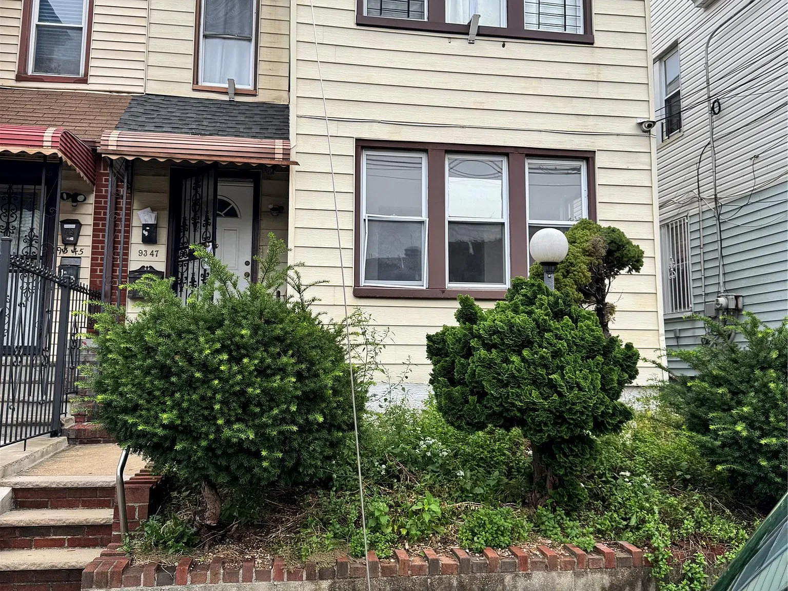 3 bed, 2.0 bath, 2144 sqft, $3,200 — Photo 1