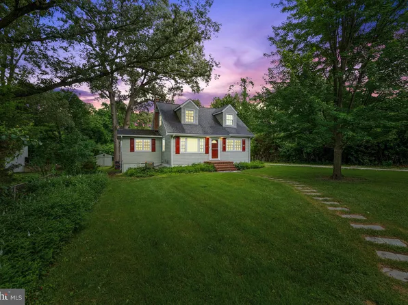 7931 Elizabeth Rd, Pasadena, MD 21122