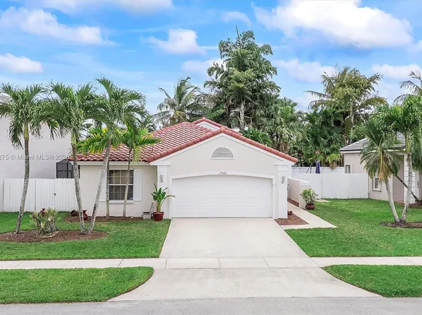17522 NW 12th St, Pembroke Pines, FL 33029