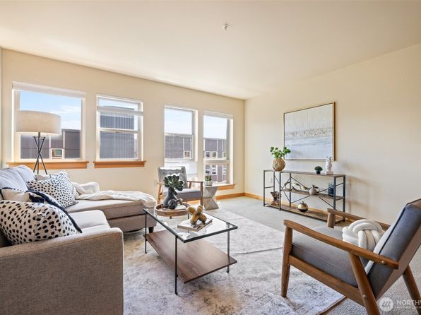 827 Hiawatha Place S #515, Seattle, WA 98144