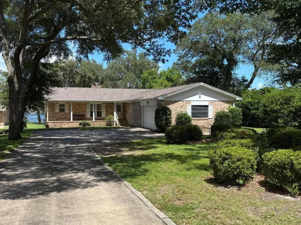 225 Mooney Rd, Fort Walton Beach, FL 32547