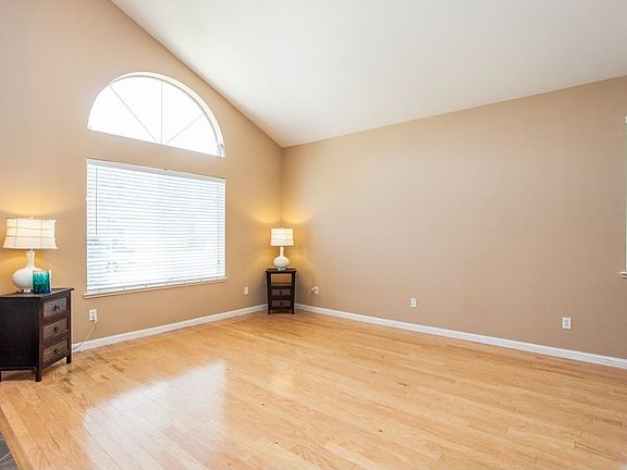 5th image of 1561 Mimosa St
