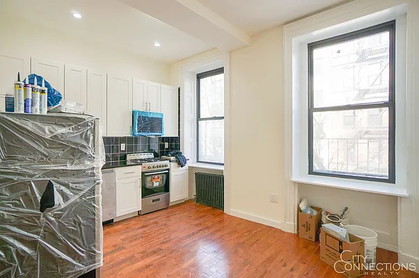 Rented by City Connections Realty | media 18