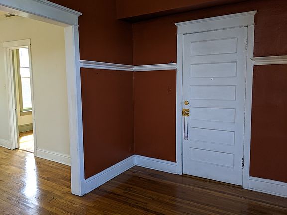5th image of 2140 W Van Buren St APT 3