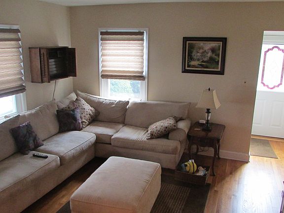 3rd image of 197 Caroline Ave