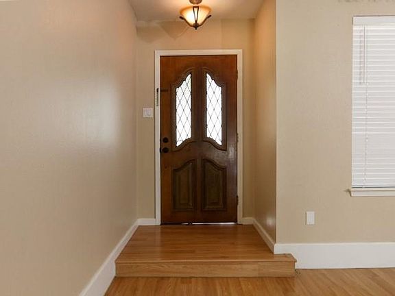 4th image of 202 Medicine Bow Trl