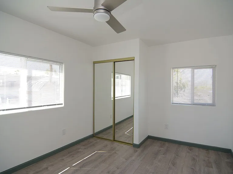 2552 E Silver St — Photo 10
