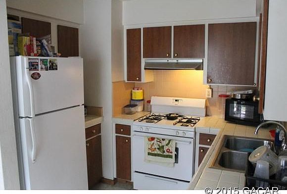 2nd image of 115 SE 9th St
