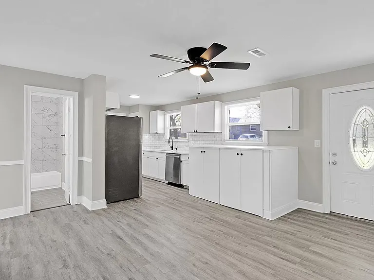 611 Gardner St — Photo 9
