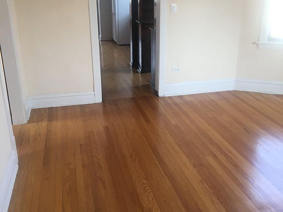 2nd image of 4950 N Albany Ave #2