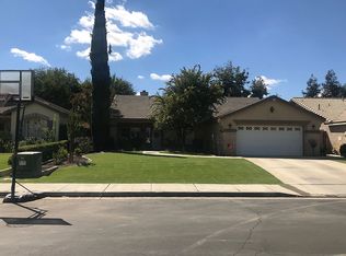 1135 Bluestone River Way, Bakersfield, CA 93311