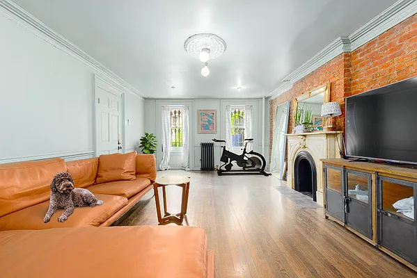 Sold by Industrie Residential | media 8