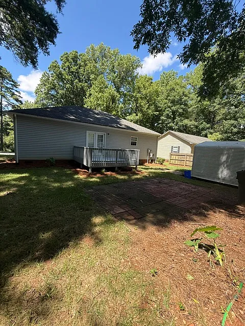 3 bed, 1328 sqft, $1,895 — Photo 2