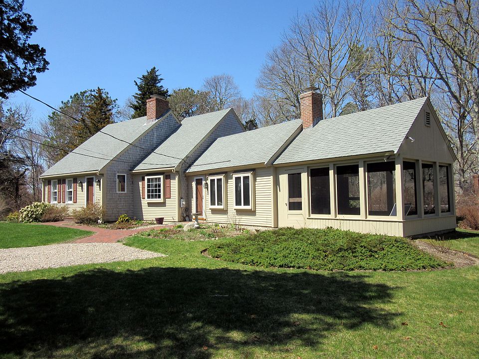 2nd image of 84 Beach Rd