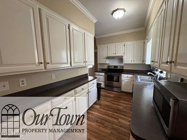 2906 Brentwood Dr N — Photo 13