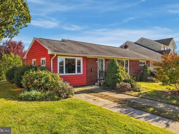 120 S Poplar St, Gibbstown, NJ 08027