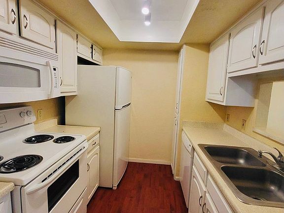 3rd image of 11843 Braesview APT 1714