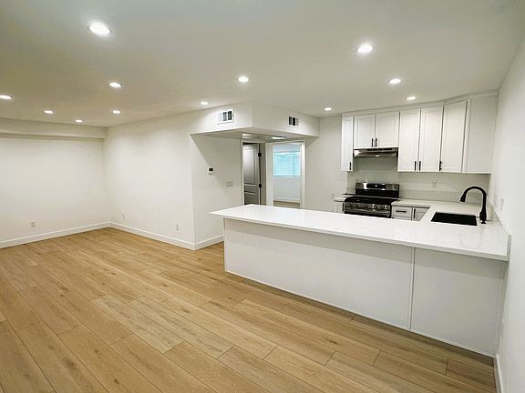 4th image of 1906 Vassar St APT 5